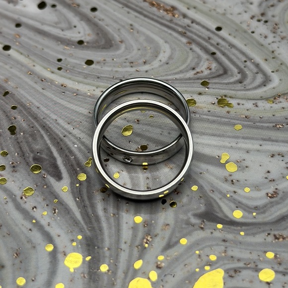 4mm Silver Ring with Cubic Zirconia stone - Picture 4 of 4